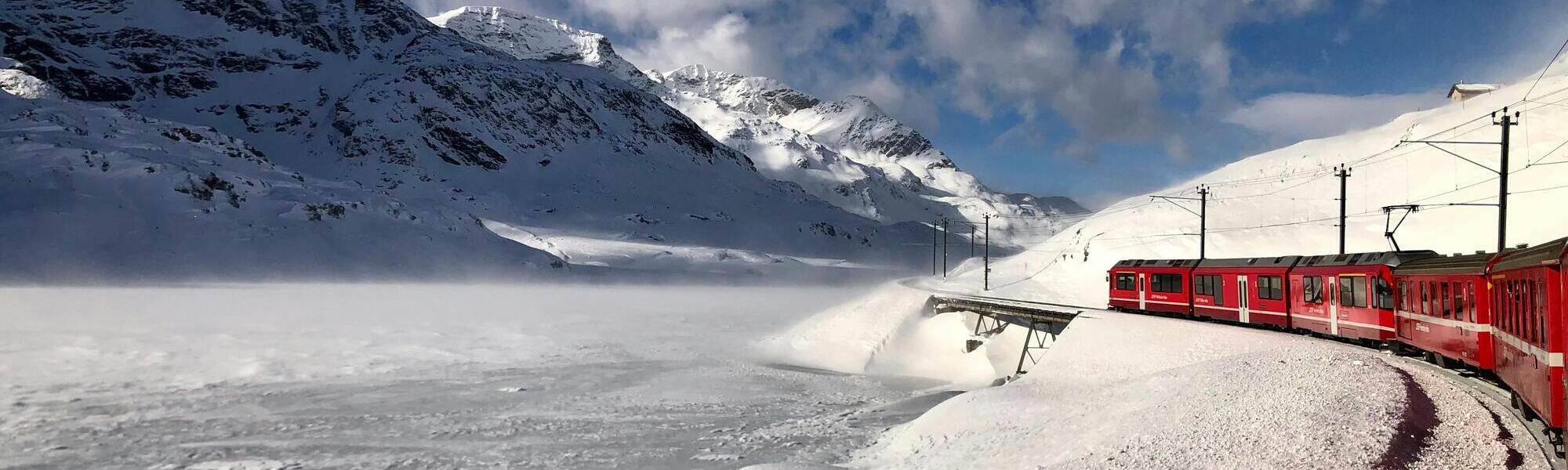 Insolite : Train dans la neige